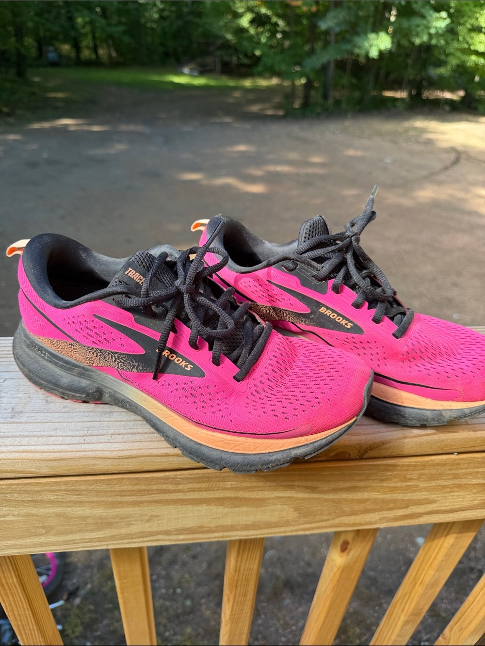 Brooks Women's Pink and Black Running Sneakers with Orange Accents. Trqce 3